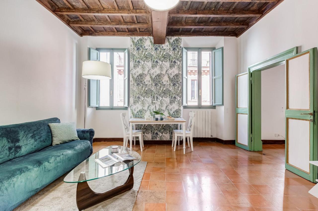 The Unique Pantheon Apartment Rome