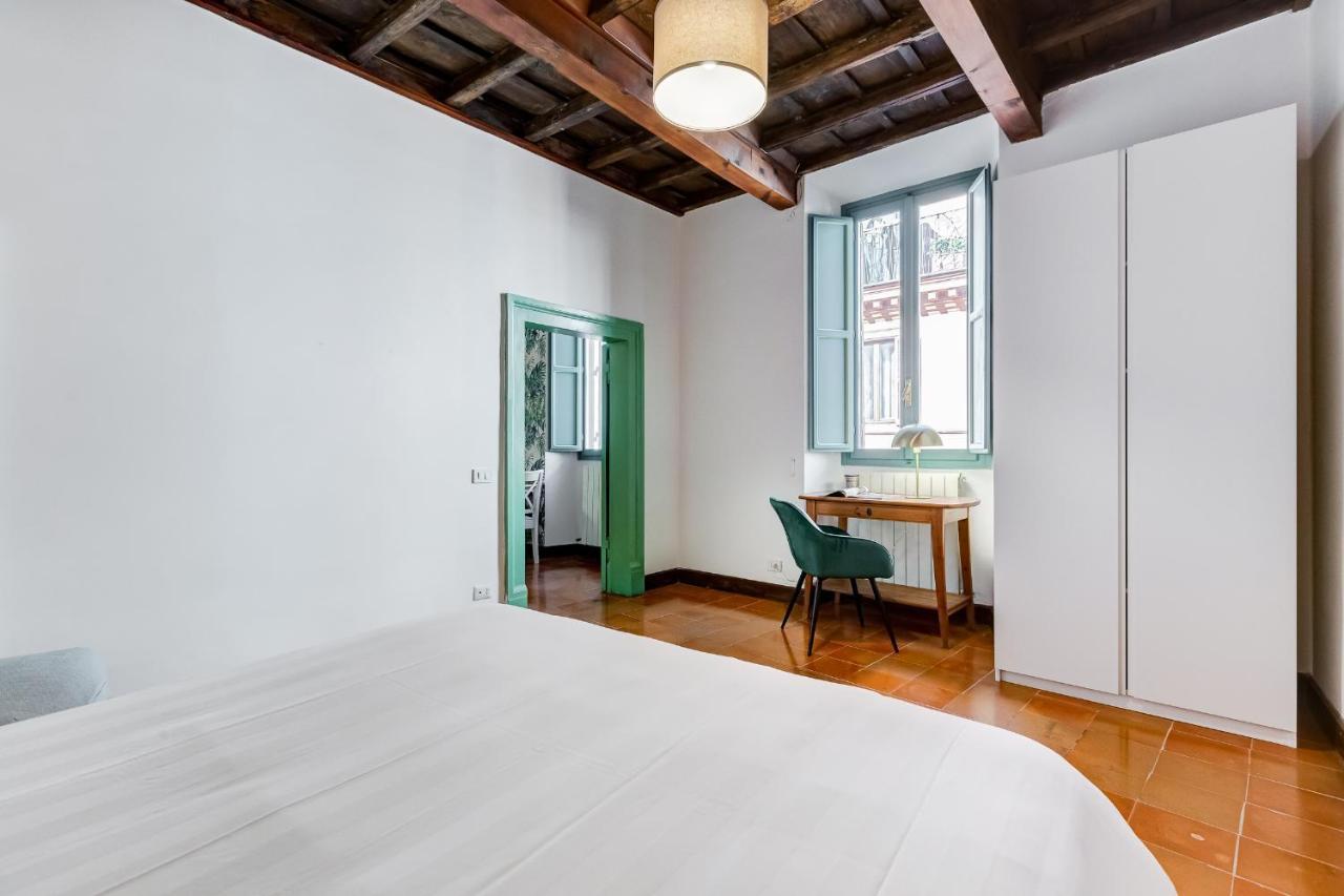 The Unique Pantheon Apartment Rome