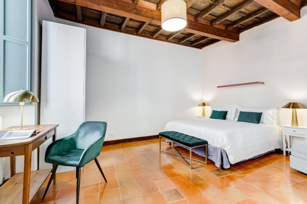 The Unique Pantheon Apartment Rome