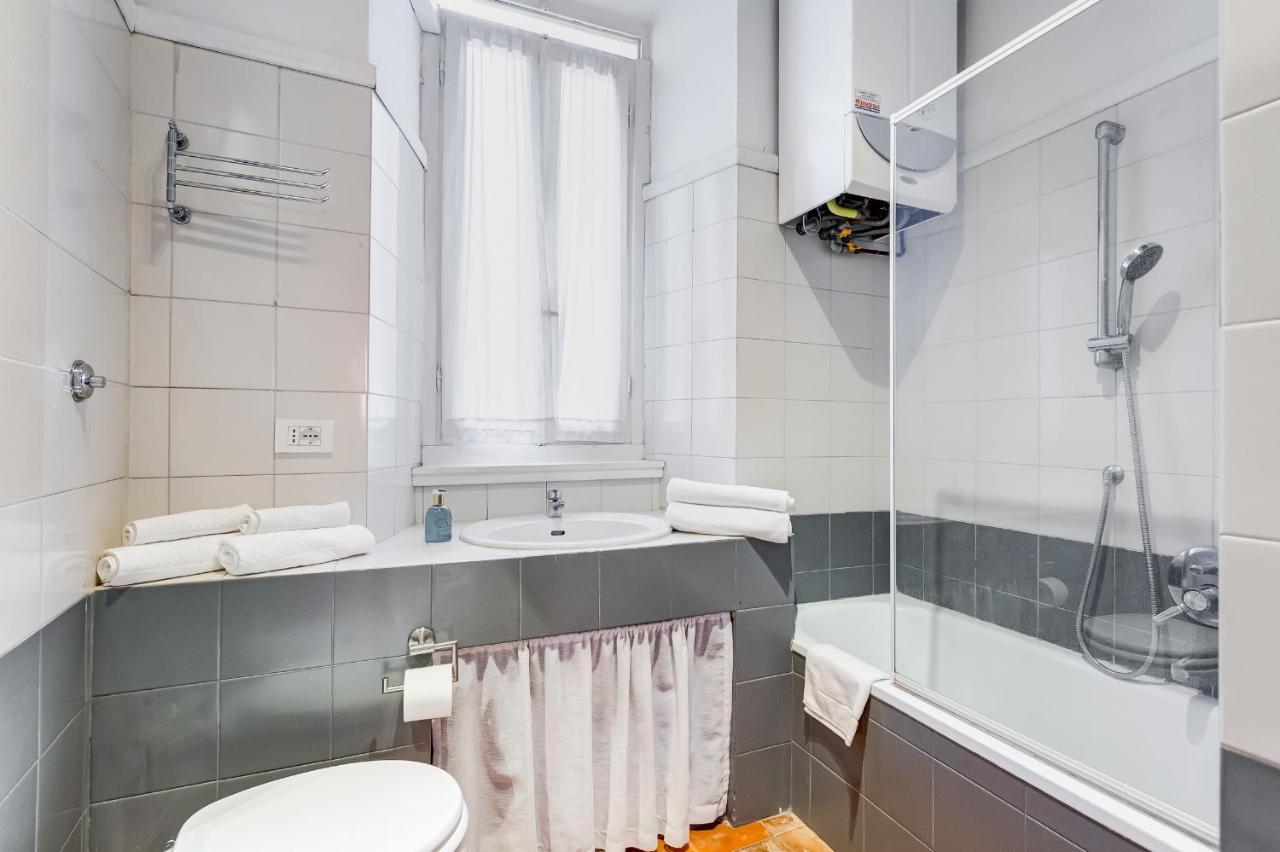 The Unique Pantheon Apartment Rome