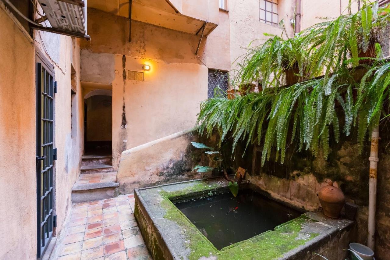 The Unique Pantheon Apartment Rome