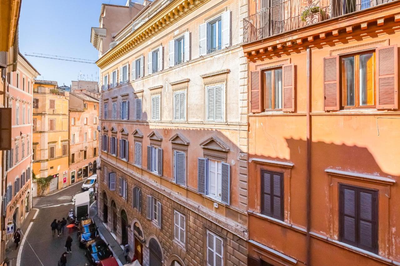 The Unique Pantheon Apartment Rome